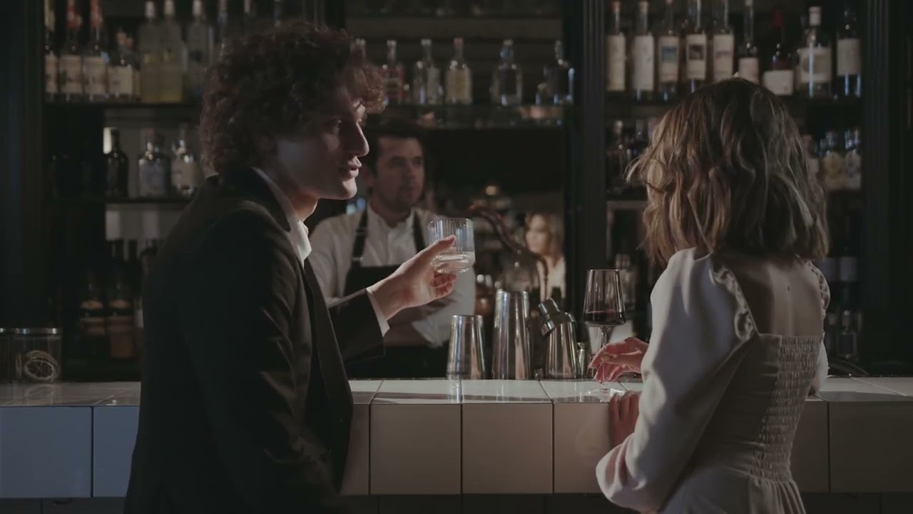 Dive Bar vs. Regular Bar: What's the Difference?