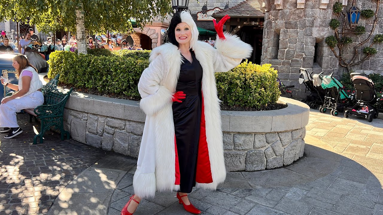 Cruella de Vil Roaming Disney Villains Courtyard at Disneyland Paris - Disney Halloween 2023