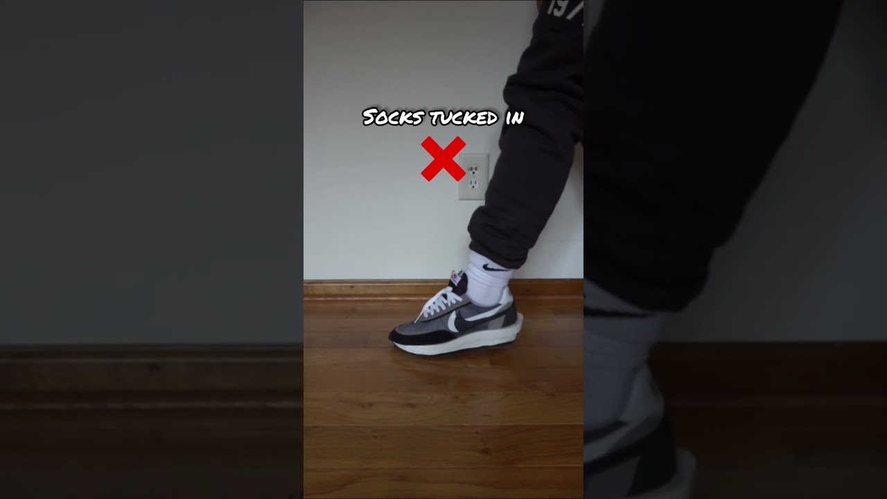 How to wear sweatpants with sneakers