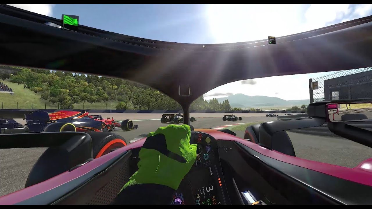 Mercedes AMG F1 in VR
