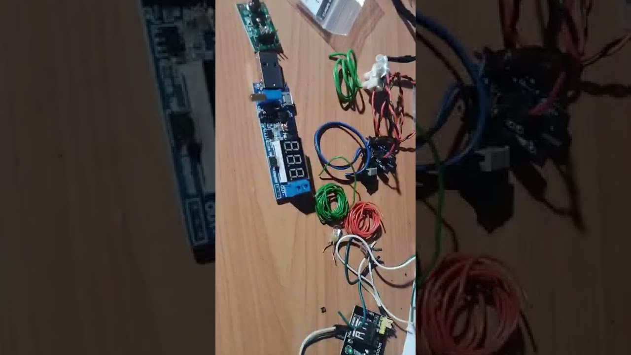 Elektro bastleni, jednoduch&aacute; nab&iacute;ječka, a odposlouchavani