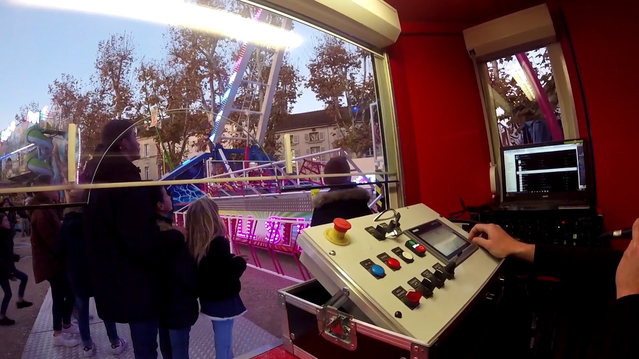 Full Style Vue depuis la caisse Fête Foraine de la Ventes Des Vins Beaune 2017