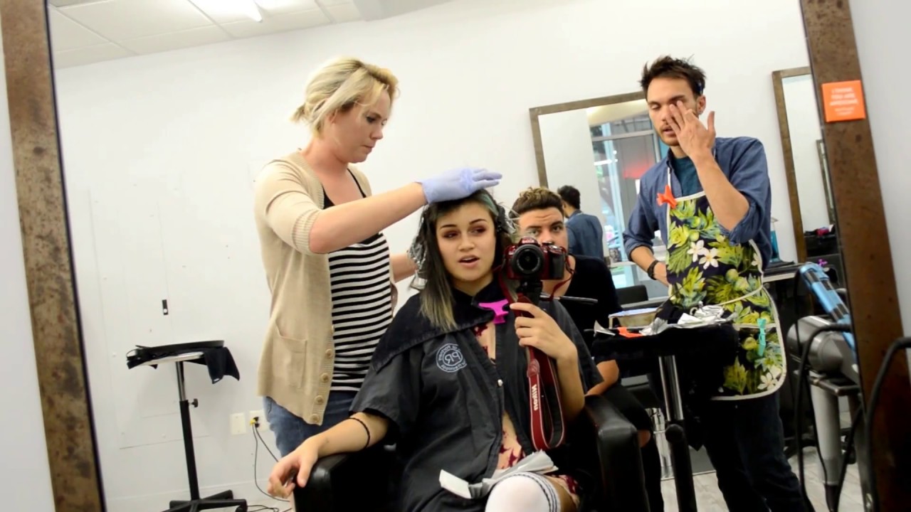 GOING BLONDE IN MY NEW SALON (work) | Kylie The Jellyfish