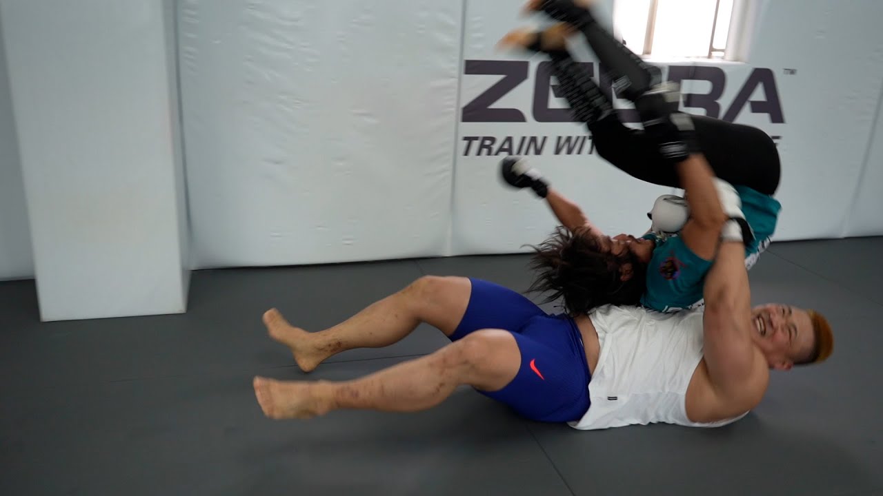 한국에서 가장 힘쎈 사람이 격투기 스파링을 하면?!