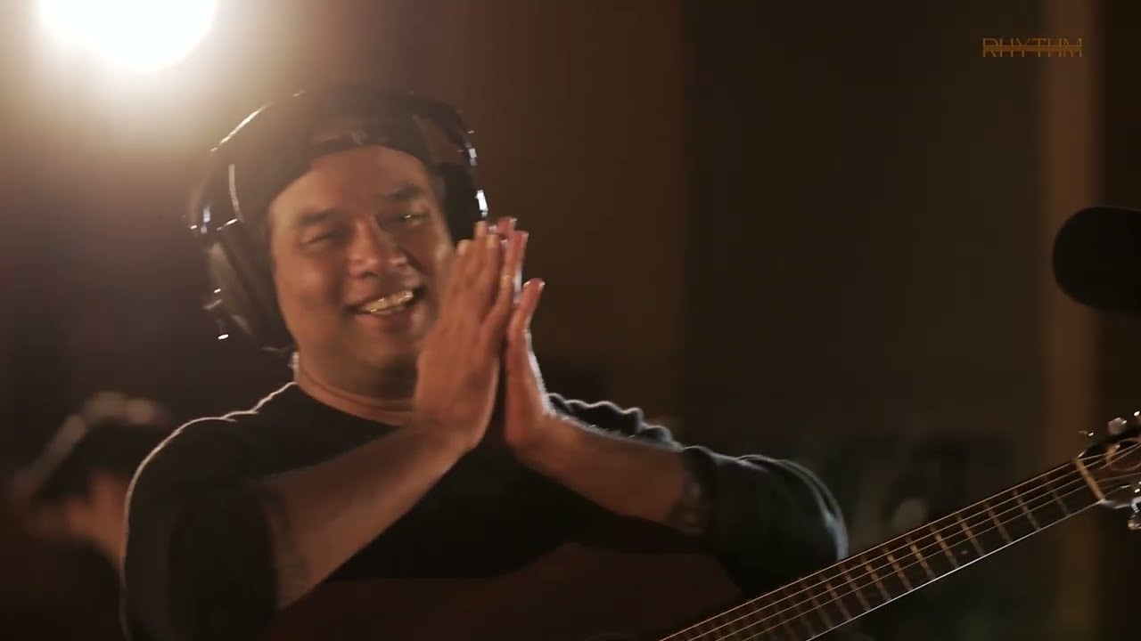 Lynn Lynn - Modern Kabyar & Phyit Tha Lo Mae Lite Par, လင်းလင်း - မော်ဒန်ကဗျာ & ဖြစ်သလိုမေ့လိုက်ပါ