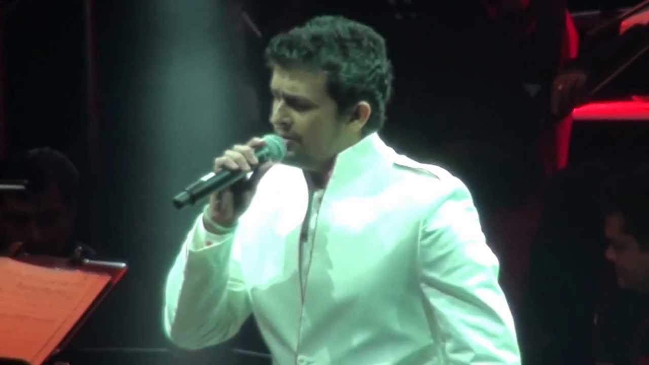Sonu Nigam Concert in Dubai 2013 - Part 1