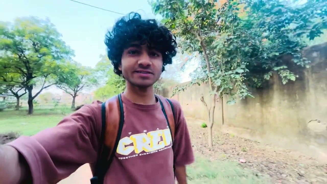 Sardi kam ho gayi 😍