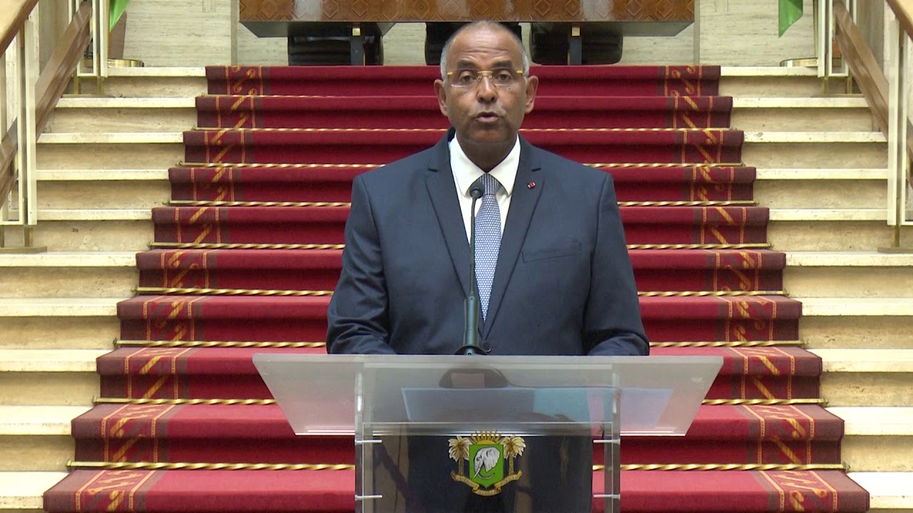 La loi portant modification de la Constitution ivoirienne promulgée par le Président Ouattara.