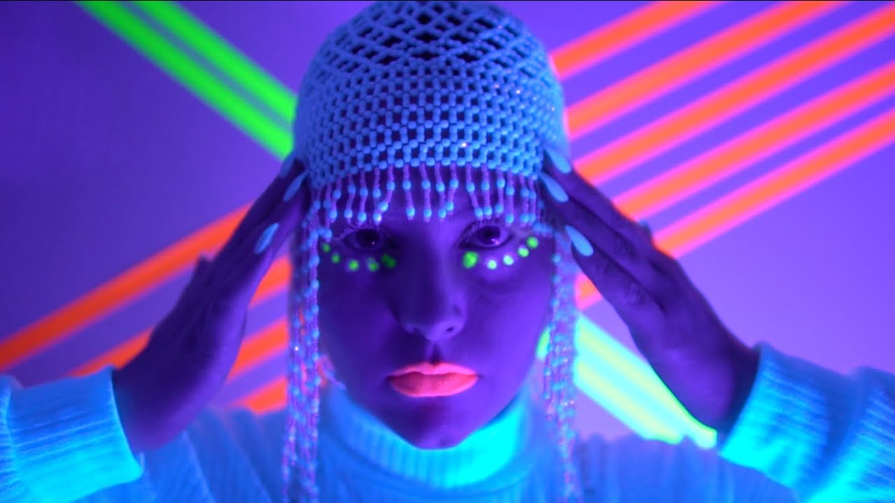 Hailey Livingston - EARTHQUAKES HEADACHES & HEARTACHES (Official Music Video)