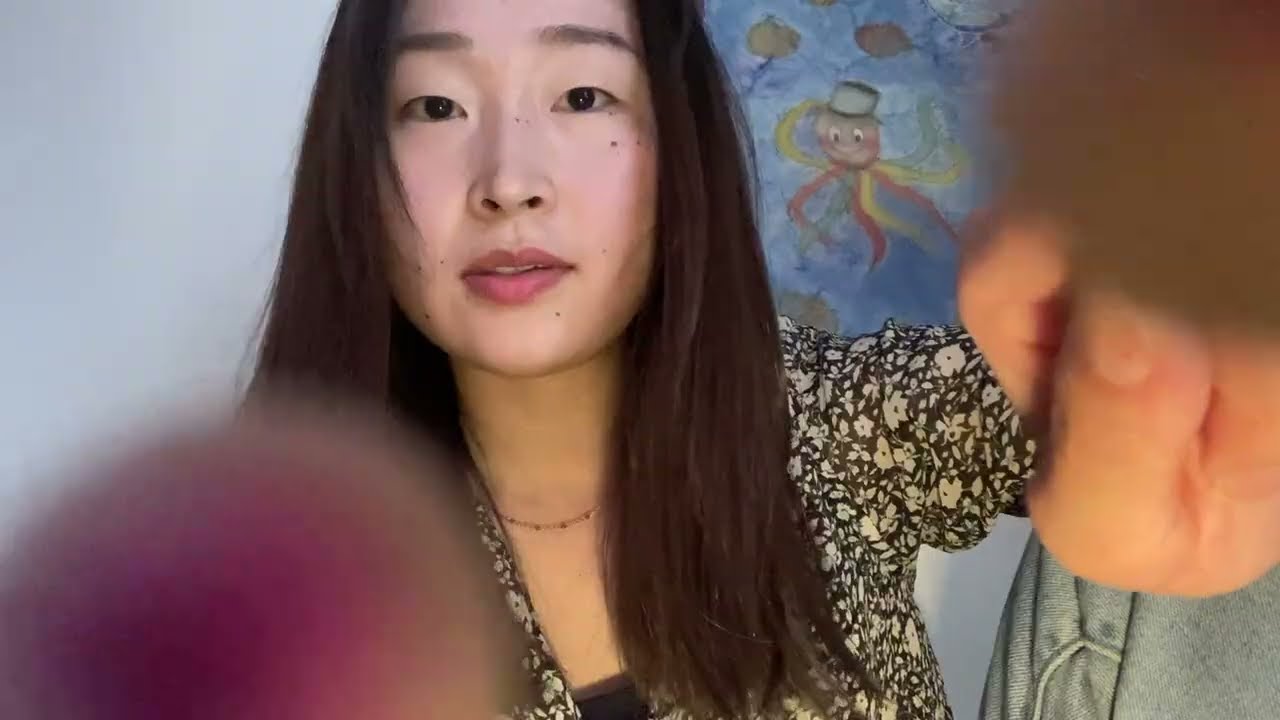 1 minute asmr~camera poking, touching, and more!