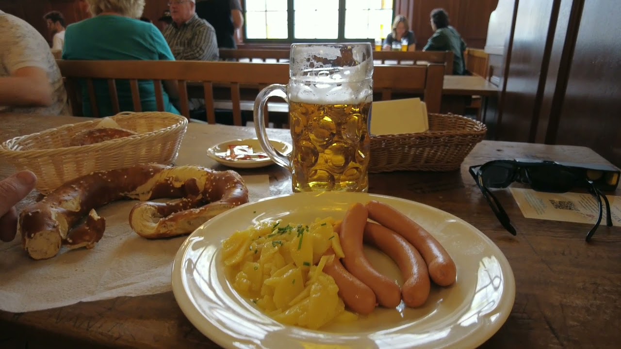 Мюнхен. Праздник пива.  Главный пивбар HOFBRAUHAUS.   Дворец Нимфенбург.