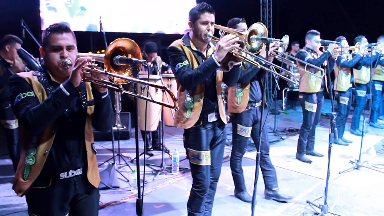 POPURRI RITMICO EN VIVO