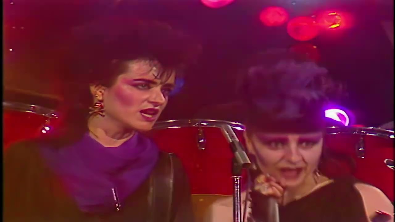 Alaska y Los Pegamoides   Bailando