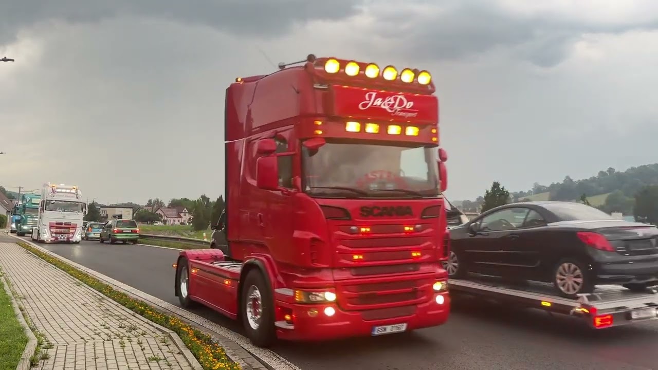 TRUCK SRAZ MIKULOVICE. Průjezd obcí Česká Ves 12.7.2024