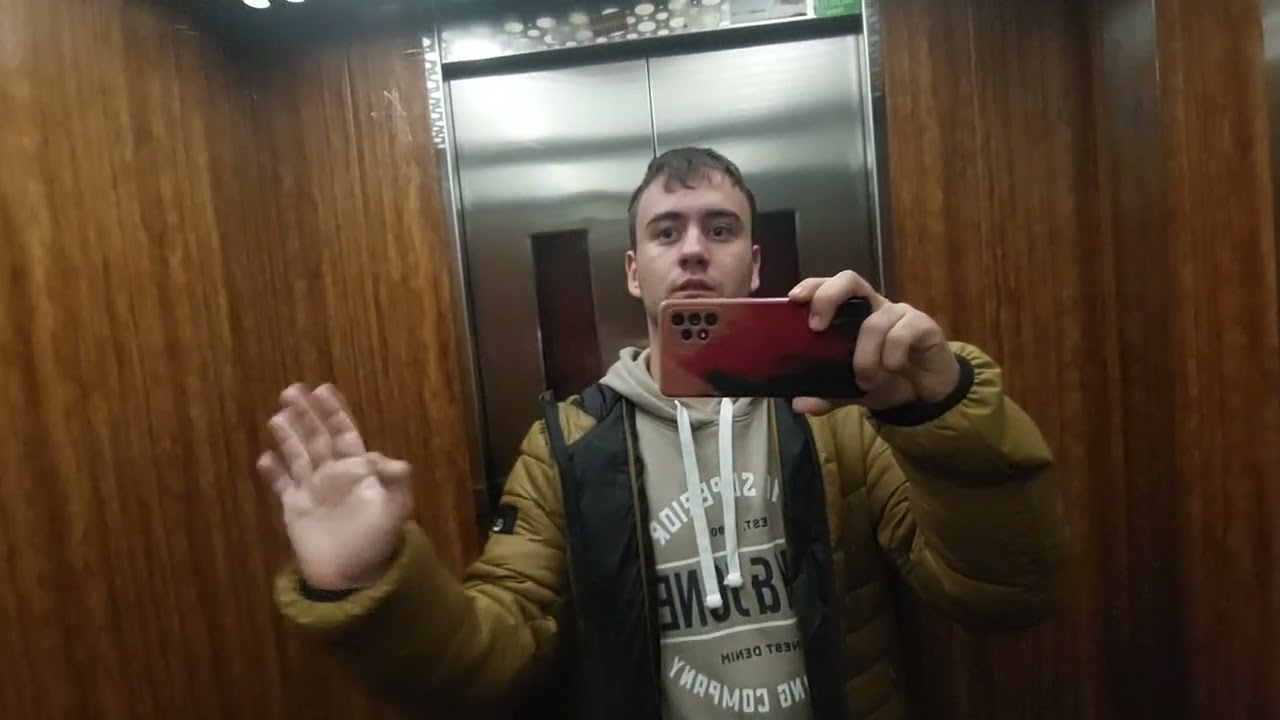 Orona lift in a 10 story
