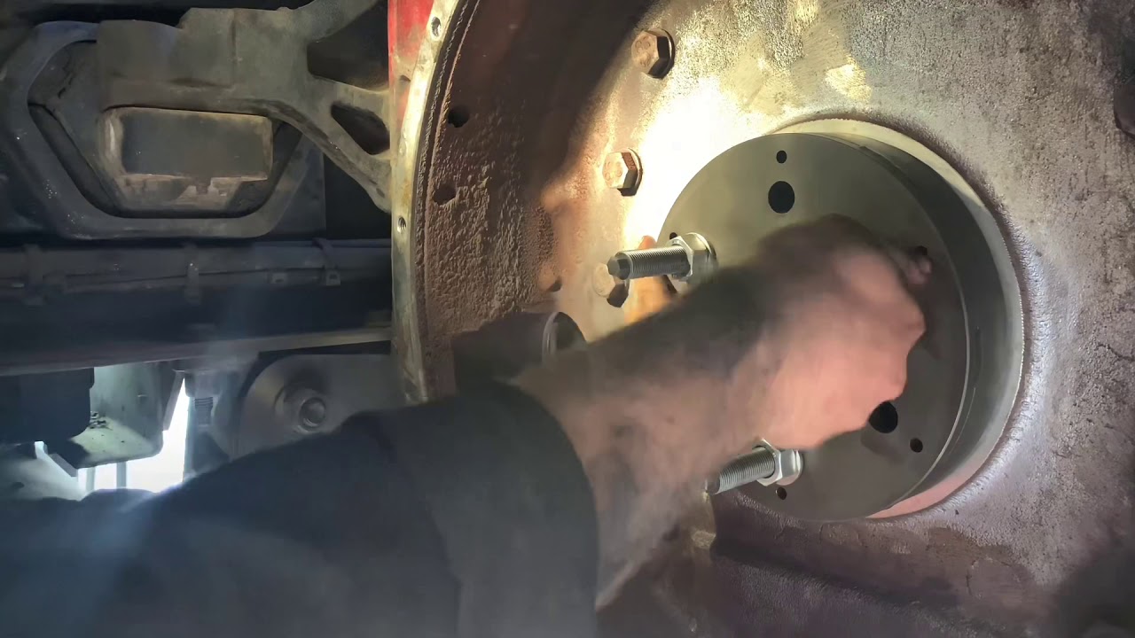 Cummins ISX rear main seal removal