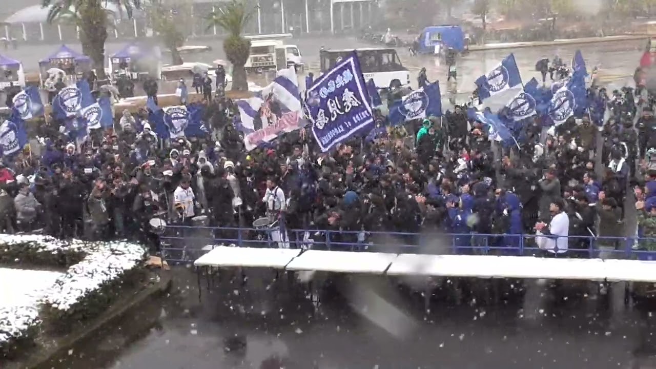2026.2.8 鹿児島ユナイテッドFC 選手 バス待ち J2･J3百年構想リーグ第１節（開幕戦）新戦力メンバーチャント テゲバジャーロ宮崎戦 鹿児島市白波スタジアム