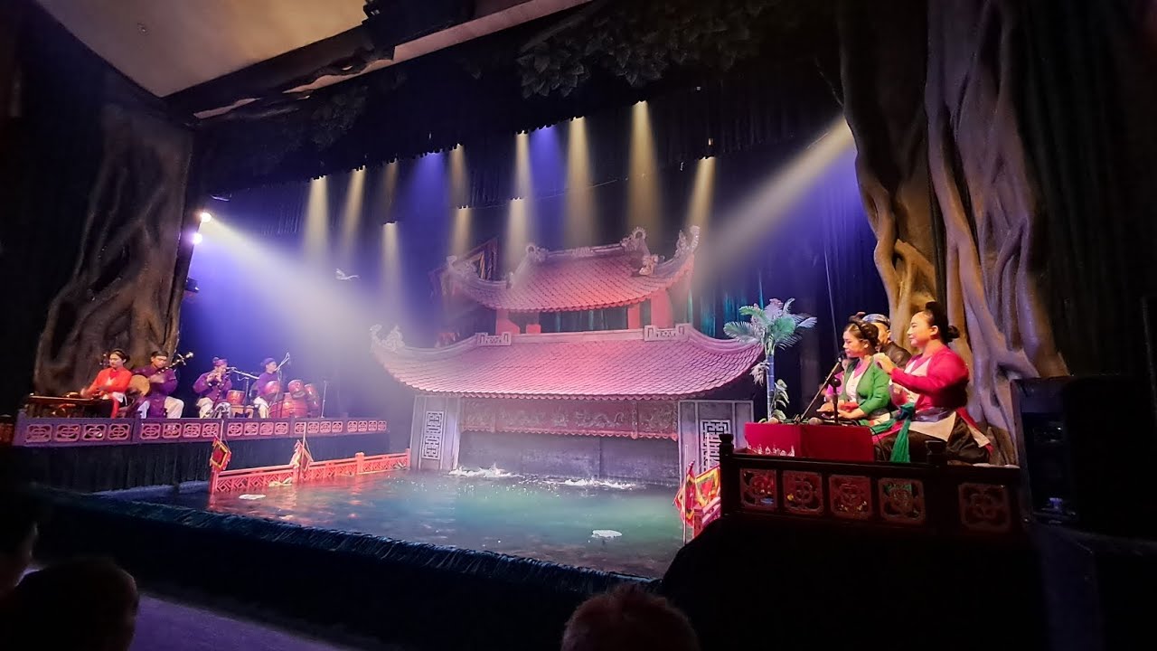 Hanoï, Théâtre de marionnettes sur l'eau Thang Long, Rue du train #3