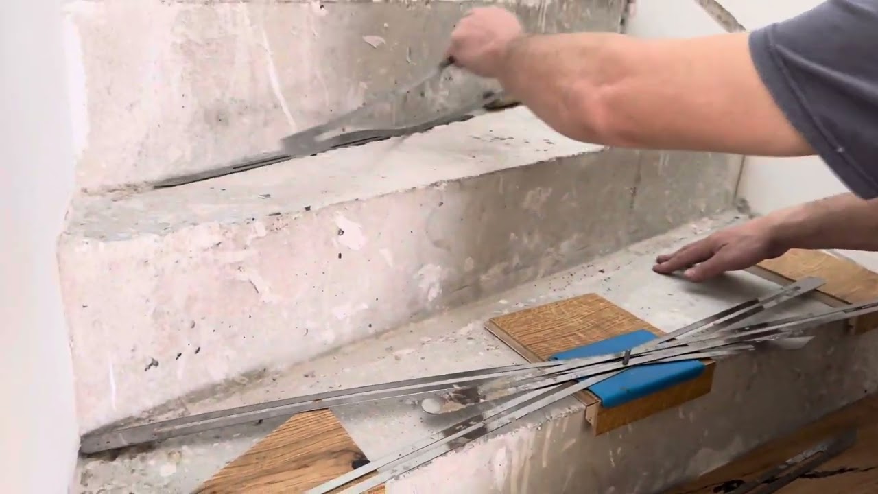 Stiege von fertig Parkett montieren.                  Stairs from Parquet #Österreich  #parquet