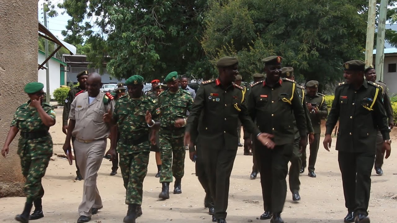 MAAFISA WA JESHI LA BURUNDI WAZURU MAKAO MAKUU YA JKT/SUMAJKT, WAAHIDI KUDUMISHA USHIRIKIANO.