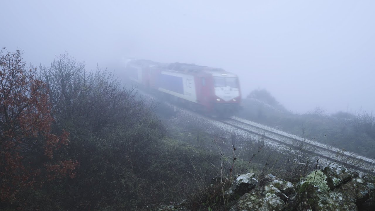 The Misty Mountains Crossing: ADtranz DE2000 at Kalipefke.