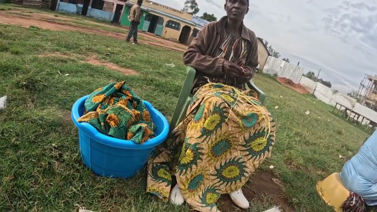 Evening walk in Nyabohanze market 