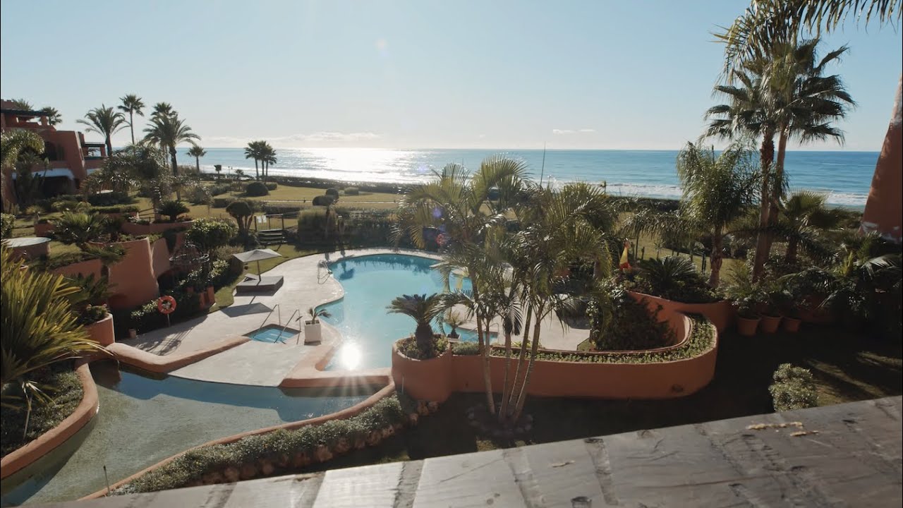 ÁTICO DÚPLEX PRIMERA LÍNEA DE PLAYA MARBELLA - LA MORERA PLAYA