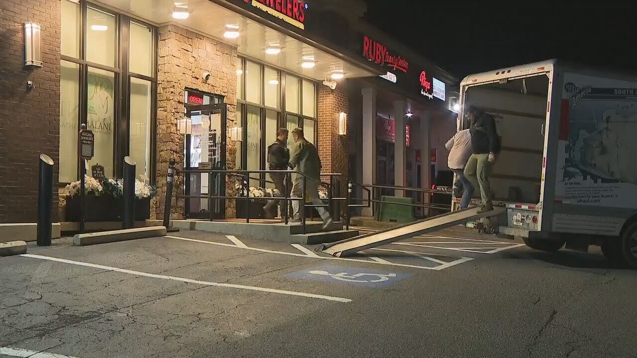 Jewelry raid in DeKalb targets massive fraud scheme, investigators say | WSB-TV