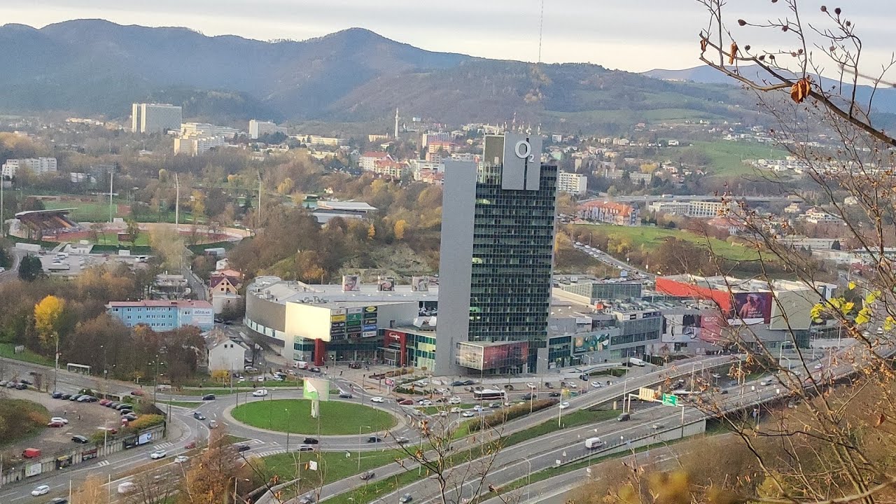 Bystrica nad Hronom (pohľad na tepnu)