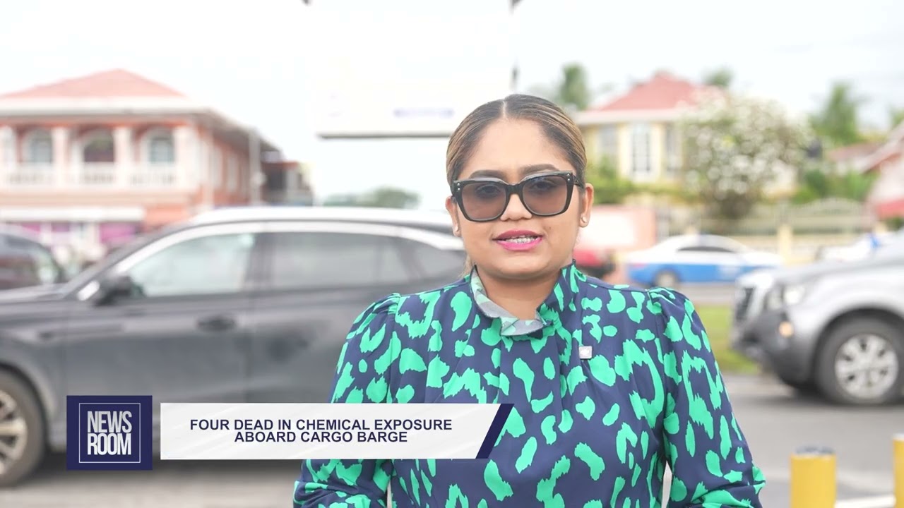 Четверо погибли в результате воздействия химических веществ на борту грузовой баржи.
