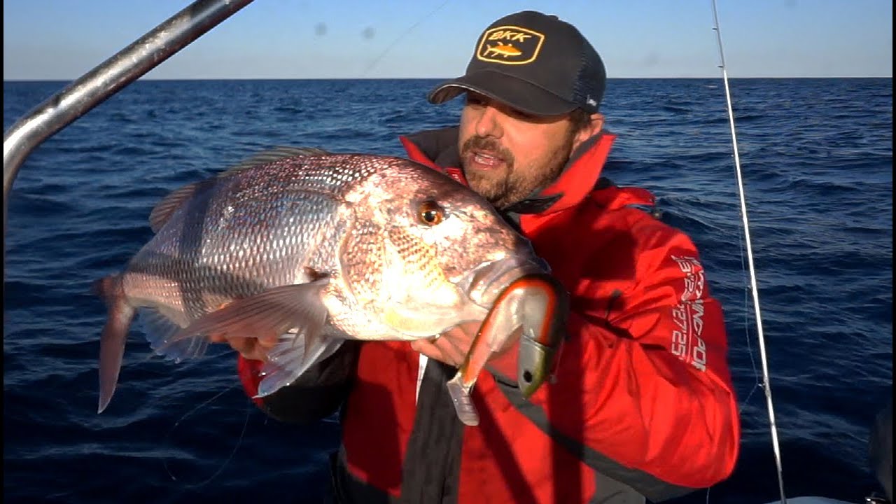 Slow Jigging con il Black Minnow ai Dentici