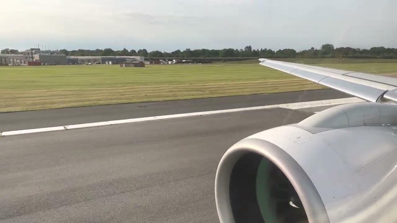 4k | KLM Cityhopper Embraer E195-E2 takeoff from Hamburg | Engine Howl