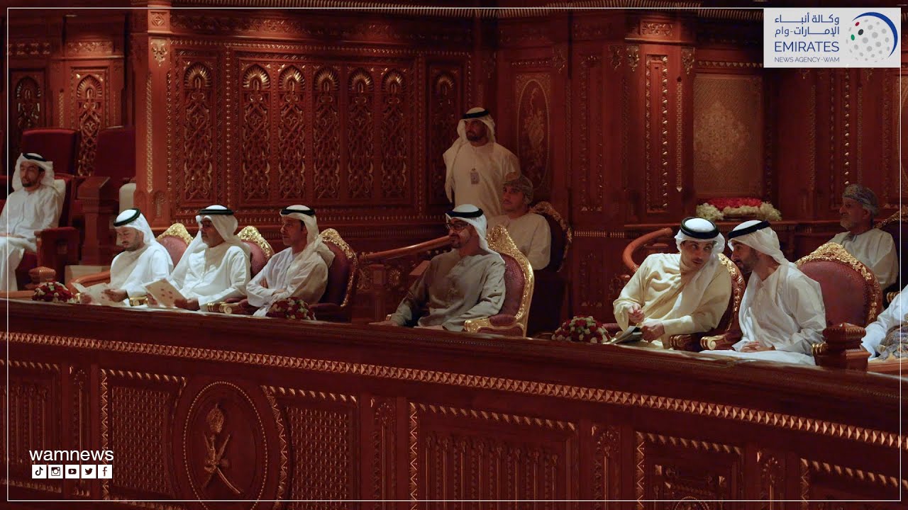 رئيس الدولة يزور دار الأوبرا السلطانية العمانية في مسقط