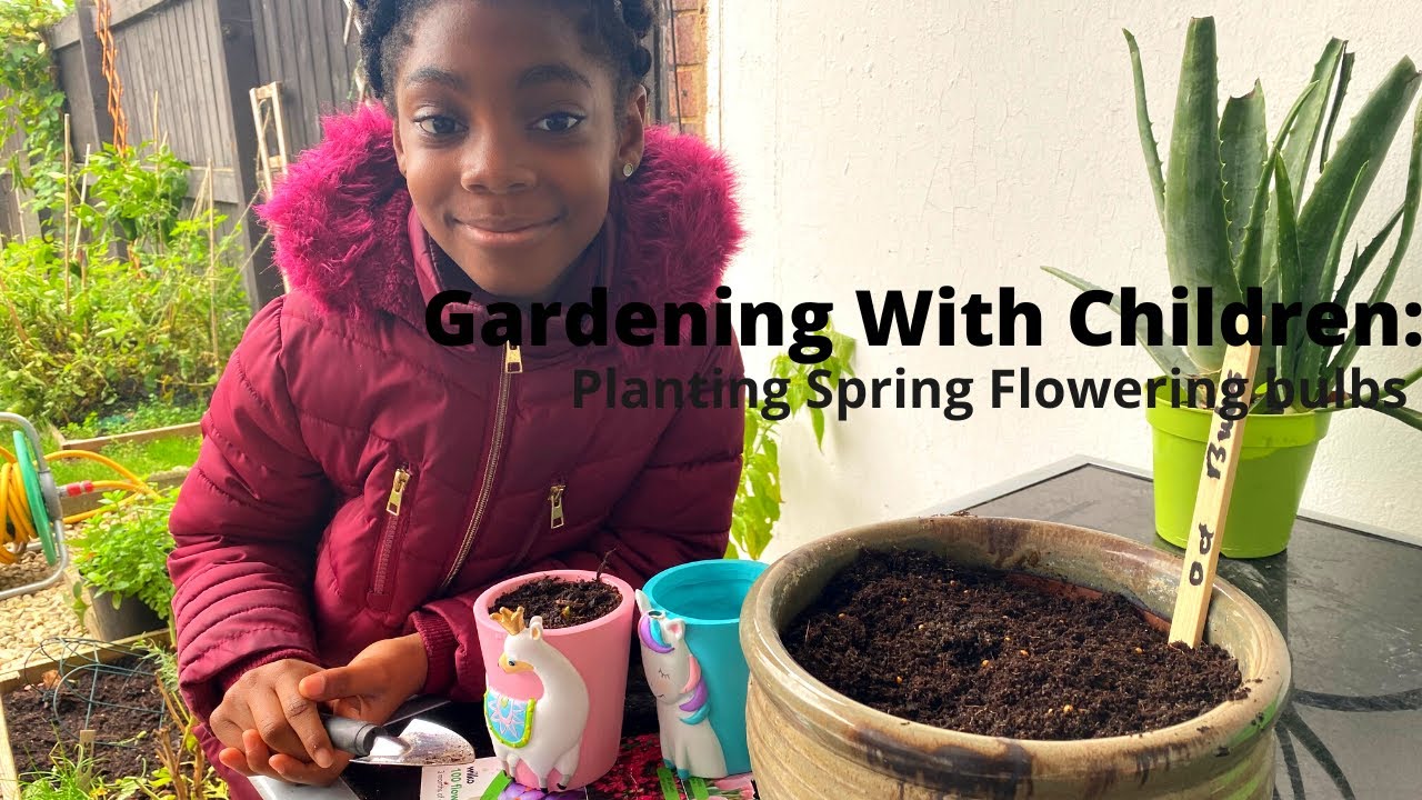Gardening with children: Planting spring flowering bulbs