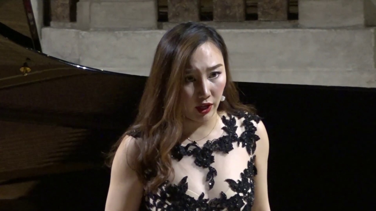 GU WEN MENG, soprano PRIMO PREMIO 'Campogalliani' 2018 - Verdi: “E’ strano