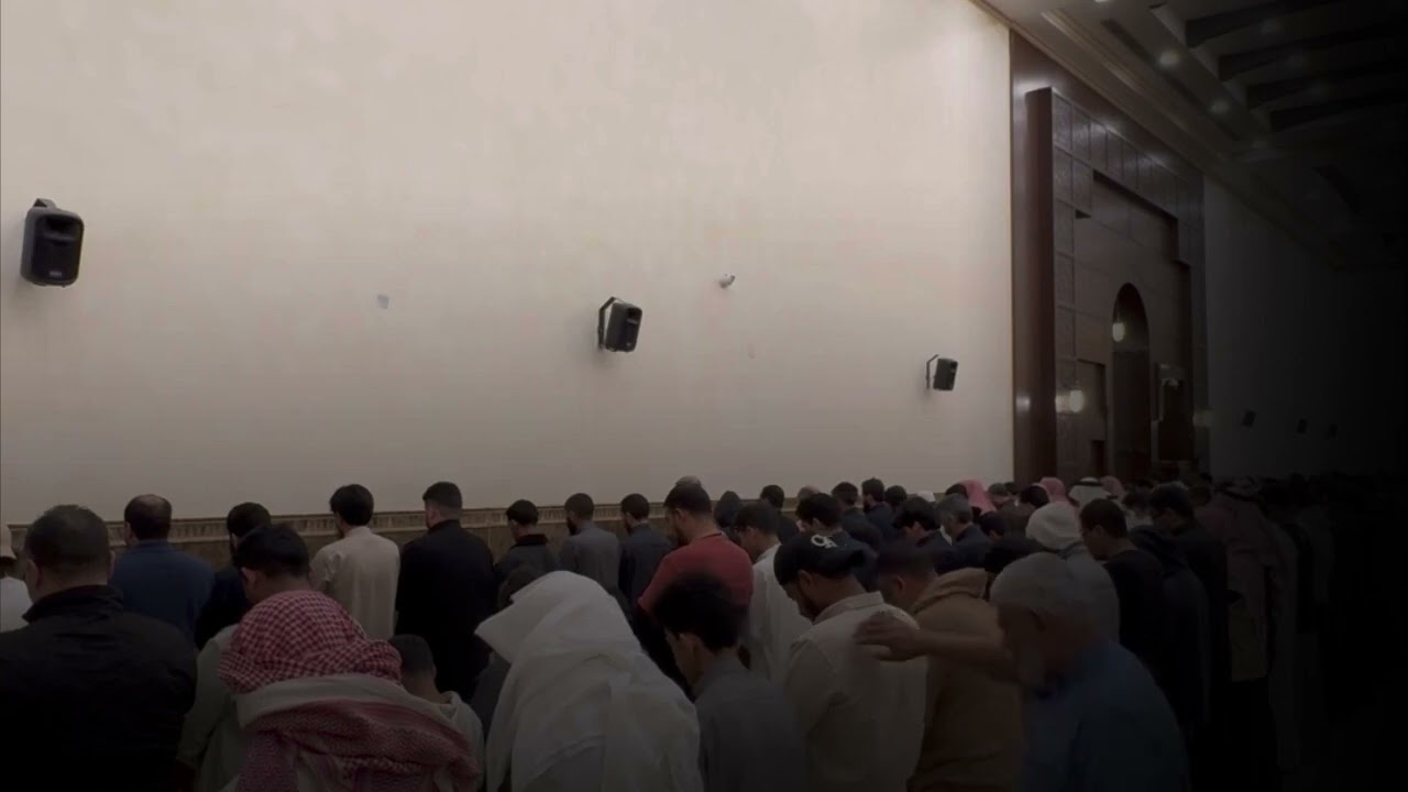 ﴿..وَمِن وَرائِهِم بَرزَخٌ إِلى يَومِ يُبعَثونَ﴾ عشائية أبكت المُصَلين | للقارئ #محمد_اللحيدان 1447