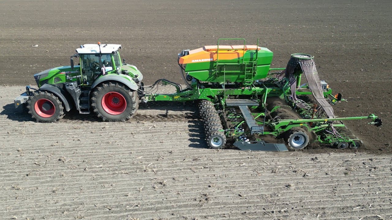 FENDT 942 с новым 9-метровым сеялкой AMAZONE CIRRUS 9004-2C Grand Drille / старая запись 2021 год...