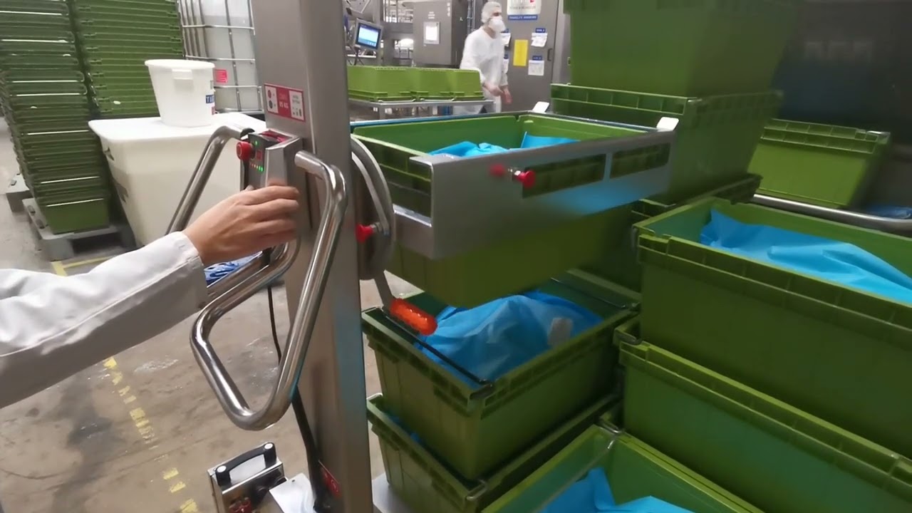 Chariot R.85 SS avec fourches sur mesure à rotation pour la manutention de caisses