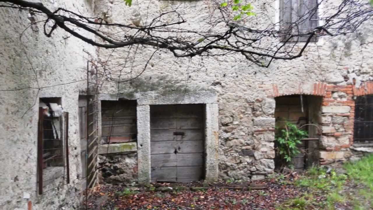 Val d'Astico: La Val d'Assa il sentiero del Rapàro e il Forte Corbìn