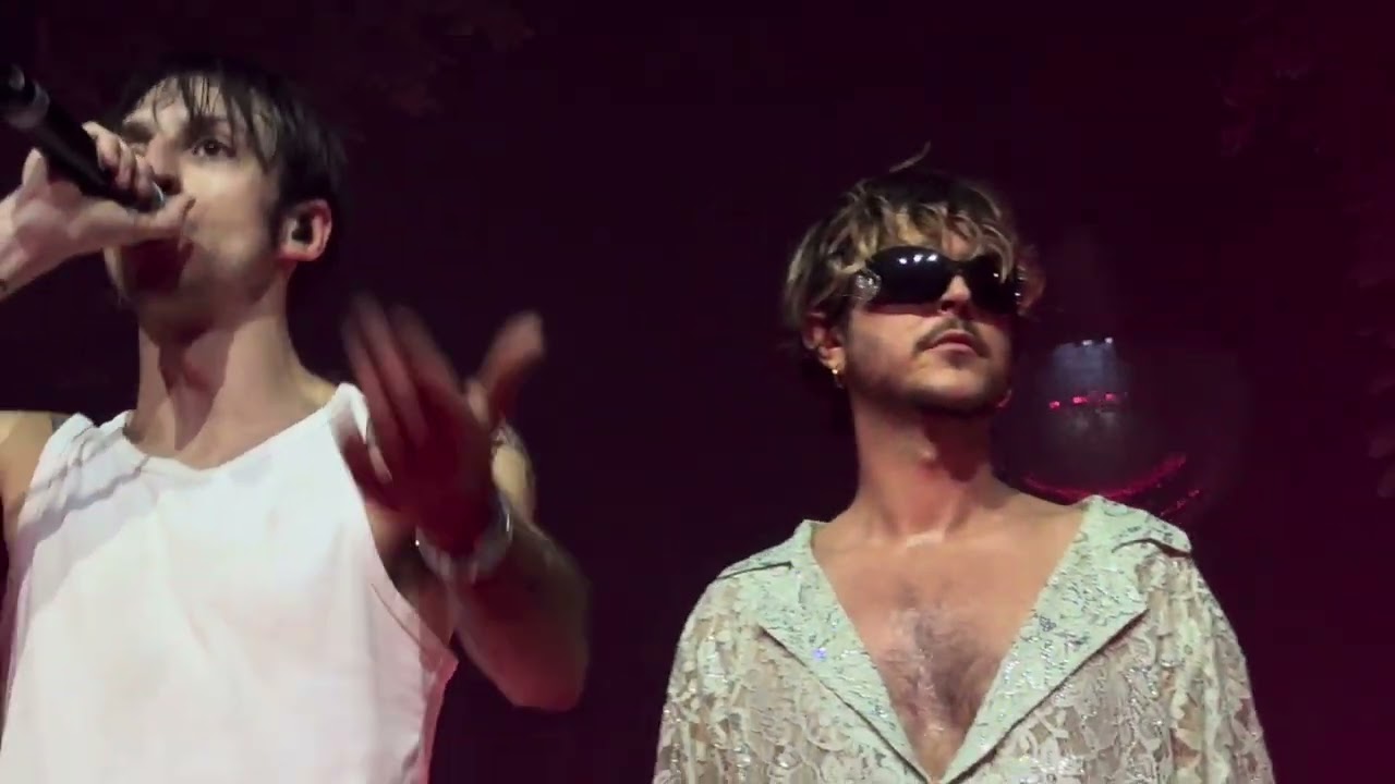 Roméo Elvis & Oscar and the Wolf - Bon Sens [[Live at AB Brussel 15-12-2025]]