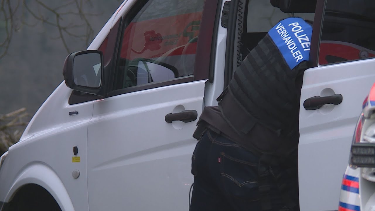 Hüntwangen ZH: Mann droht Familienmitgliedern