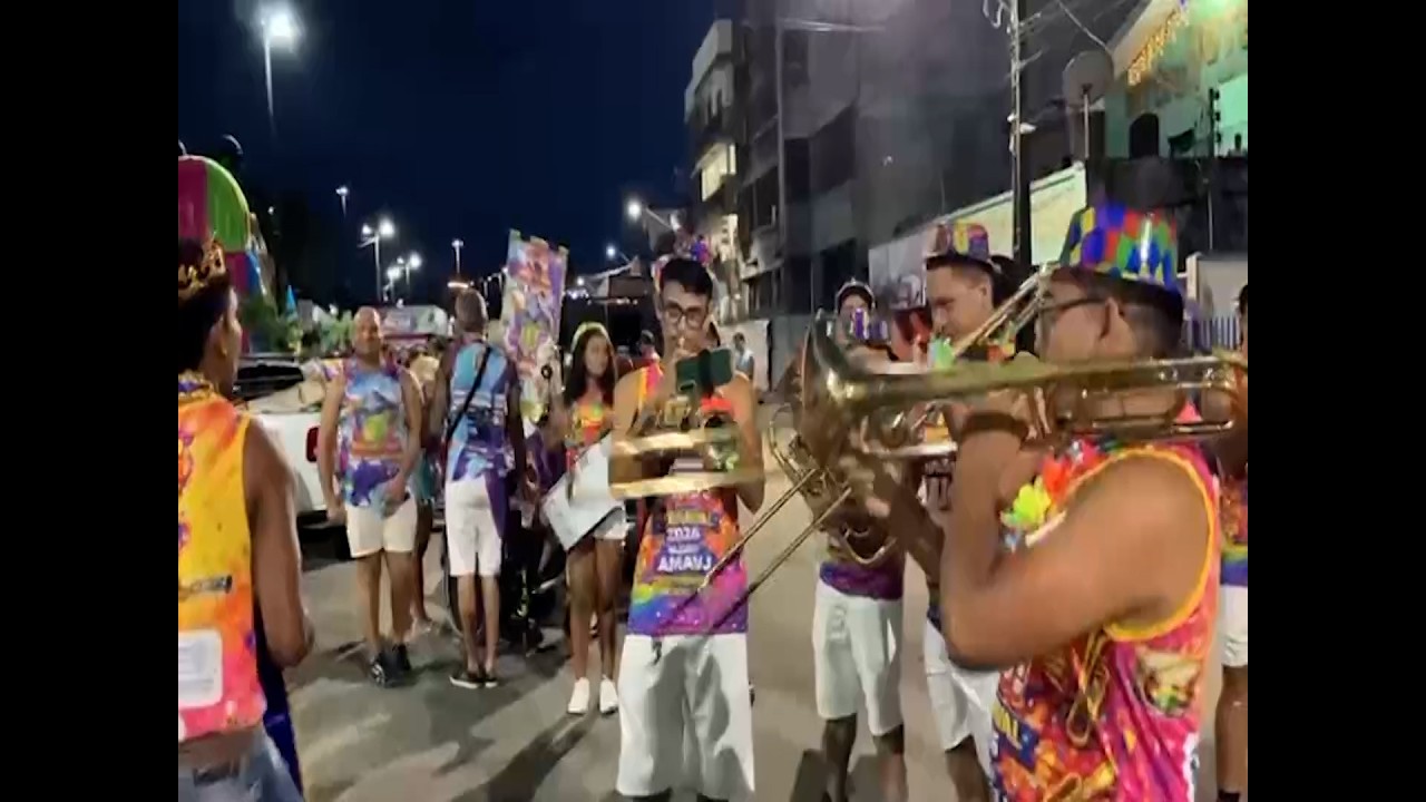 Desfile de blocos foi destaque na segunda noite do Carnaval Popular Magid Almeida em Cruzeiro do Sul