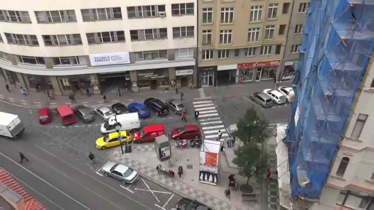 Zkouška sirén při pohledu z radnice Prahy 1
