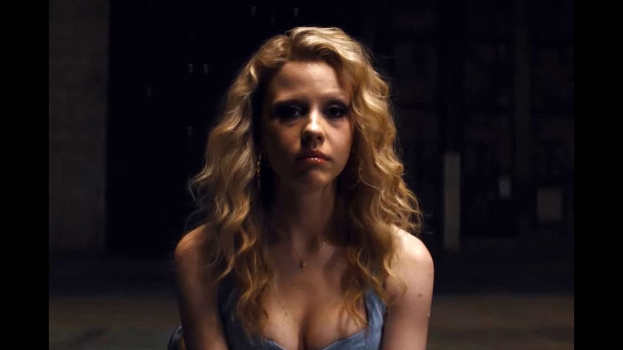 MaXXXine (Mia Goth) - I'm Still Standing (Elton John)