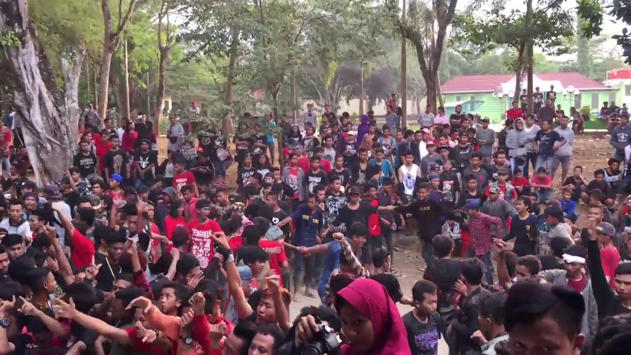 Superiots - Kekasih tolol live Batang jateng