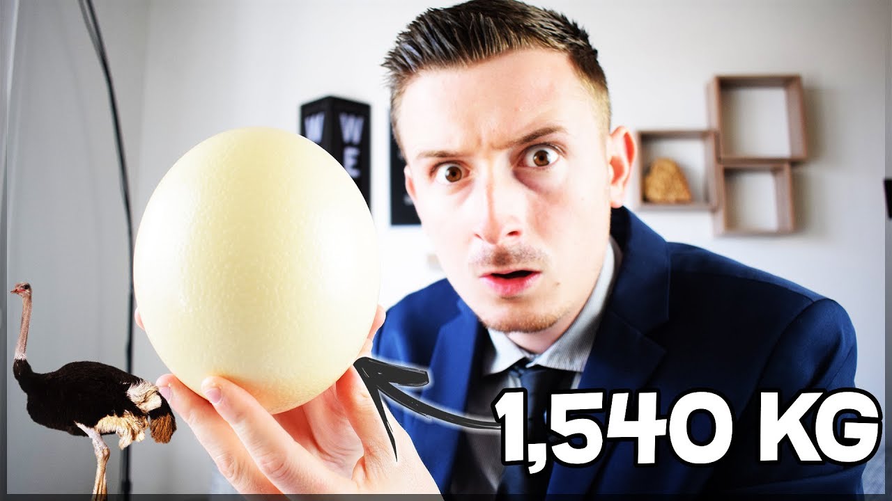Je déguste l'oeuf le plus gros du monde !
