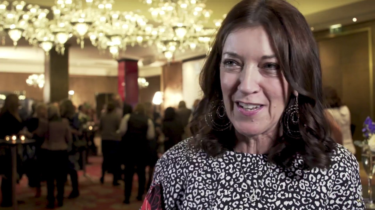 Victoria Hislop receives Silver Award for 'Cartes Postales from Greece'