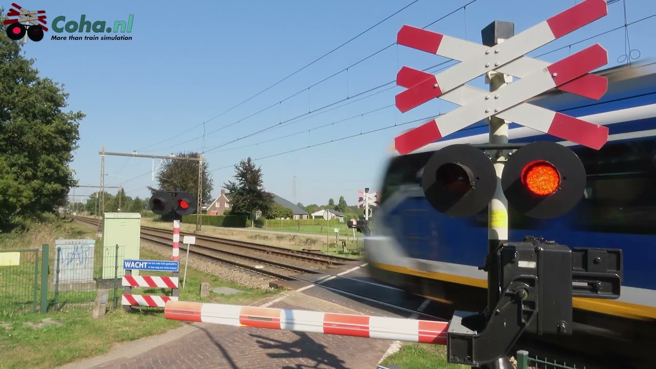 Spoorwegovergang Beilen 😍4K😍 // Dutch railroad crossing