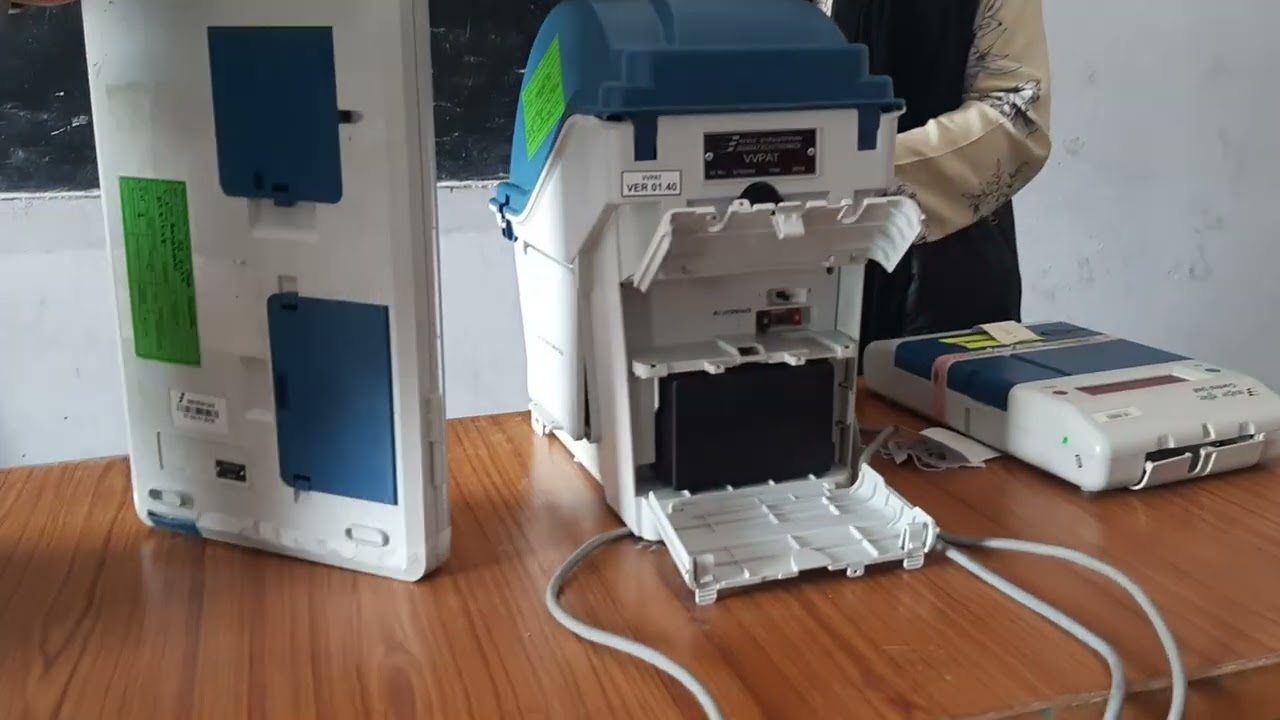 EVM MACHINE ...Ballot Unit , VVPAT AND CONTROL UNIT KO ELECTION KE LIYE READY KARNA