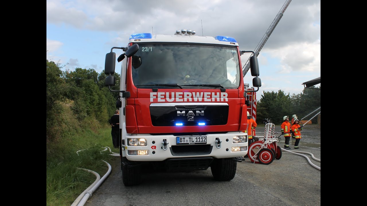 [3x Rosenbauer AT 3 !]Großübung in Bad Berneck